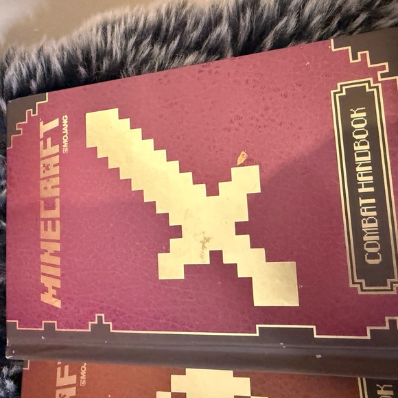 Minecraft Handbook Collection - Picture 2 of 10